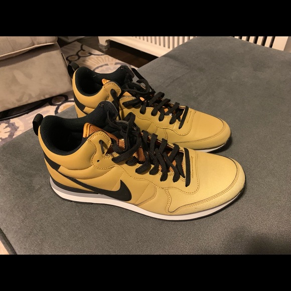 Nike Other - Nike internationalist mid qs 3m reflective bronze